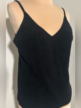 Banana Republic Black crochet V-Neck Tank Top